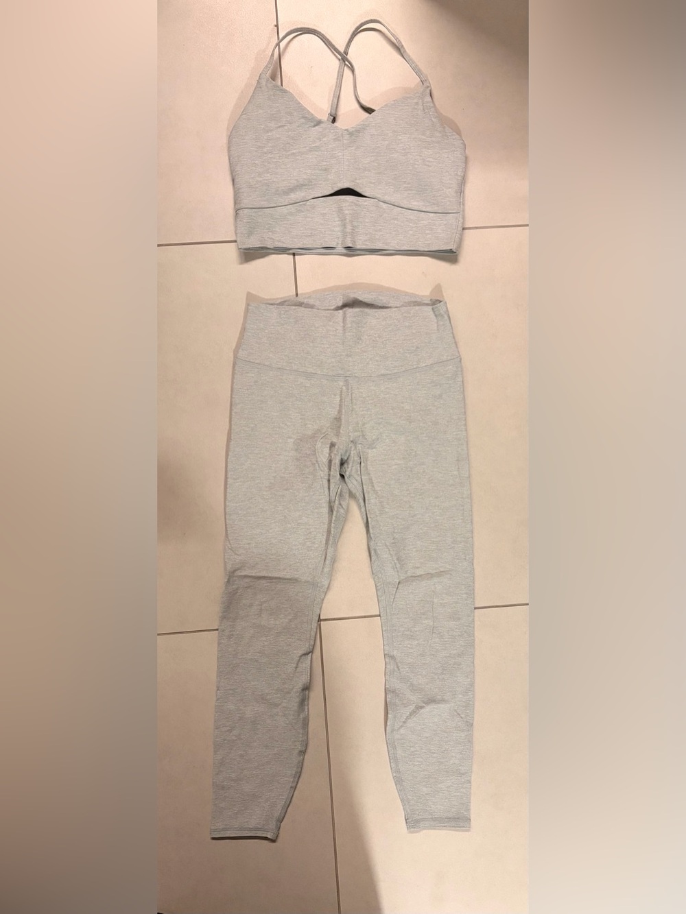 ALO Yoga High-Waist Light Gray Sportsbra & Leggings
